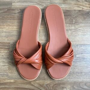 NEW Sigerson Morrison Tan Twist Leather Flat Sandals, sz 7.5